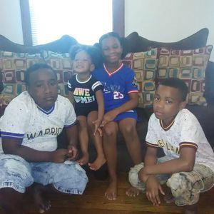 Meet your Posher, Lenora